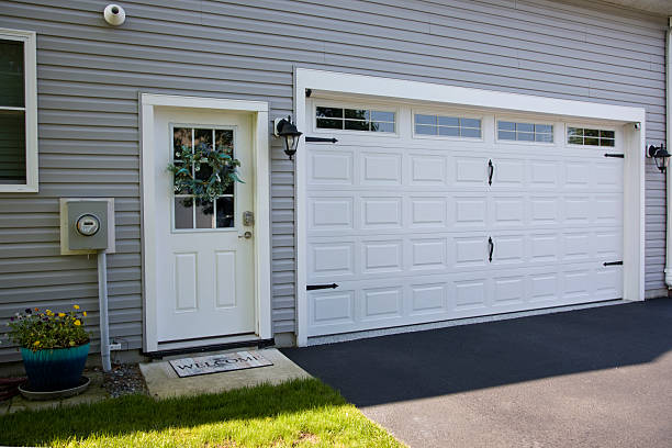 24/7 Emergency Garage Door Panel Replacement experts in Freeland, PA